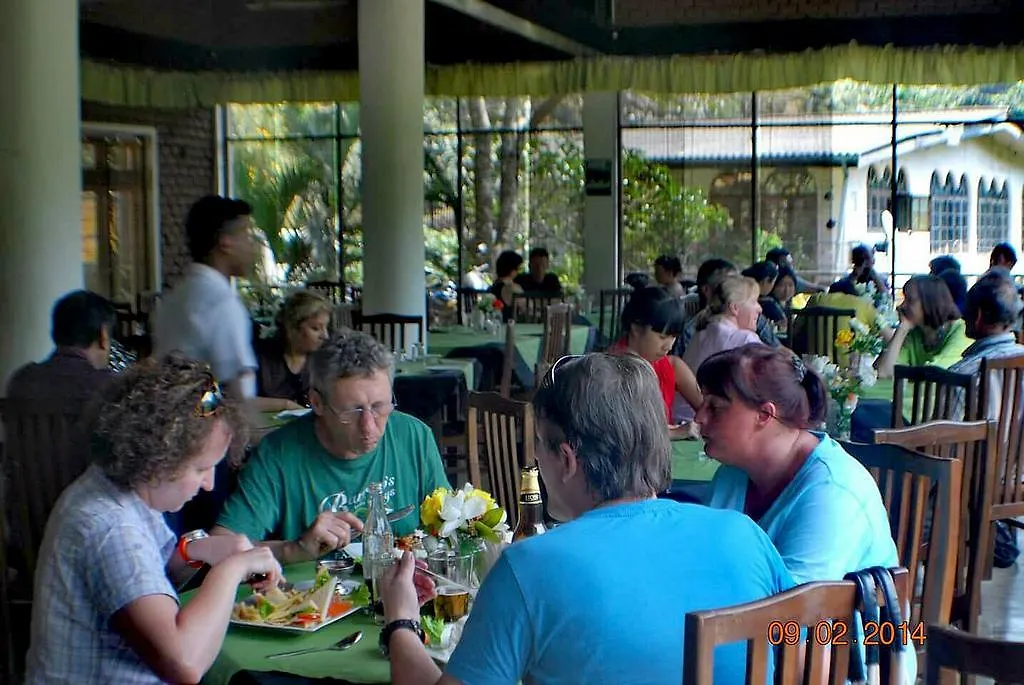 Honeypot Restaurant & Guest House Kandy