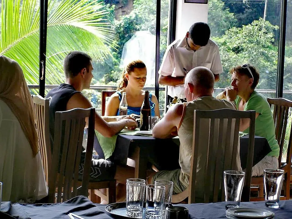 Honeypot Restaurant & Guest House Kandy