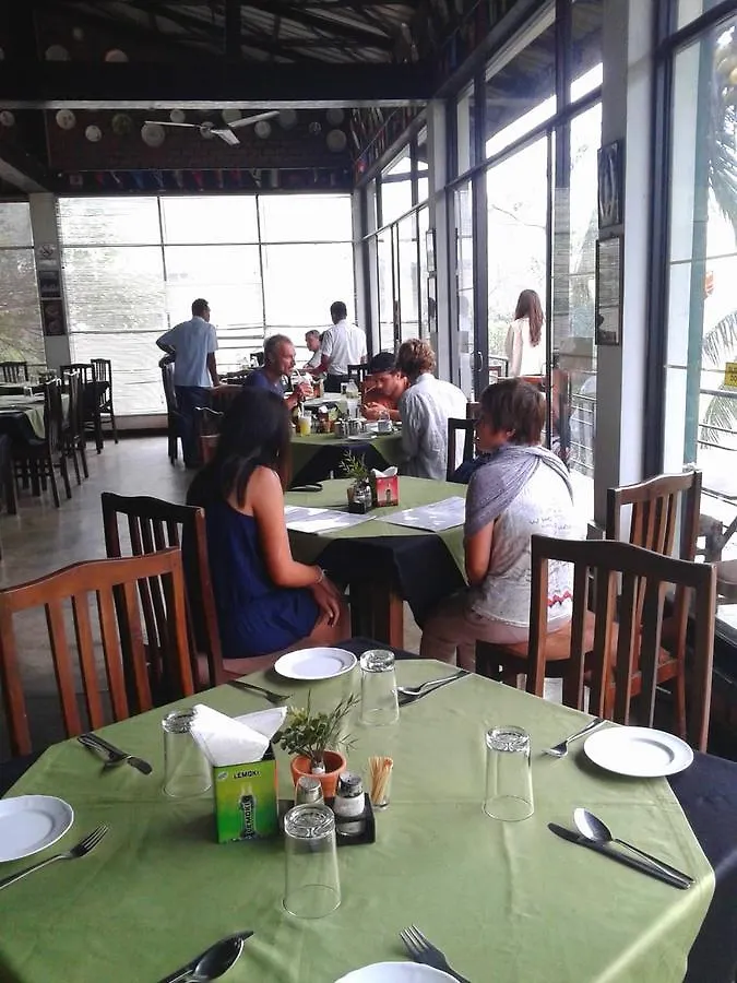 Honeypot Restaurant & Guest House Kandy