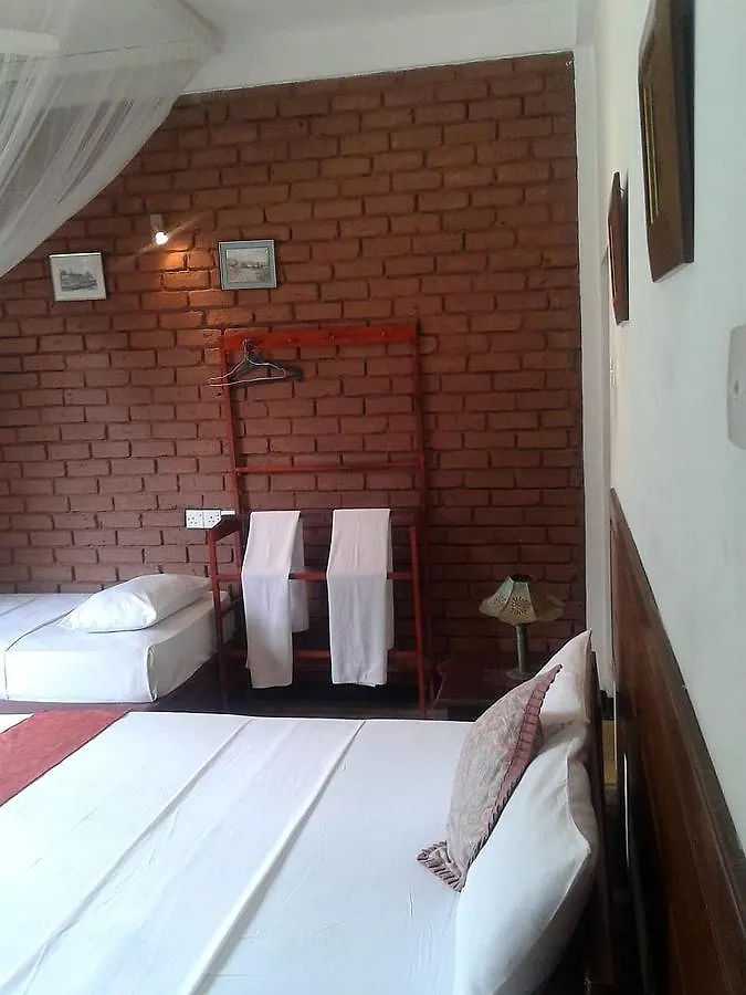 Honeypot Restaurant & Guest House Kandy