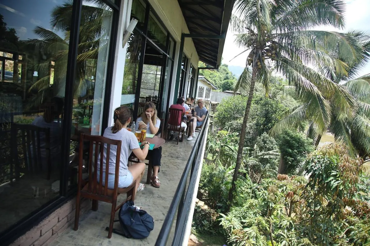 Honeypot Restaurant & Guest House Kandy