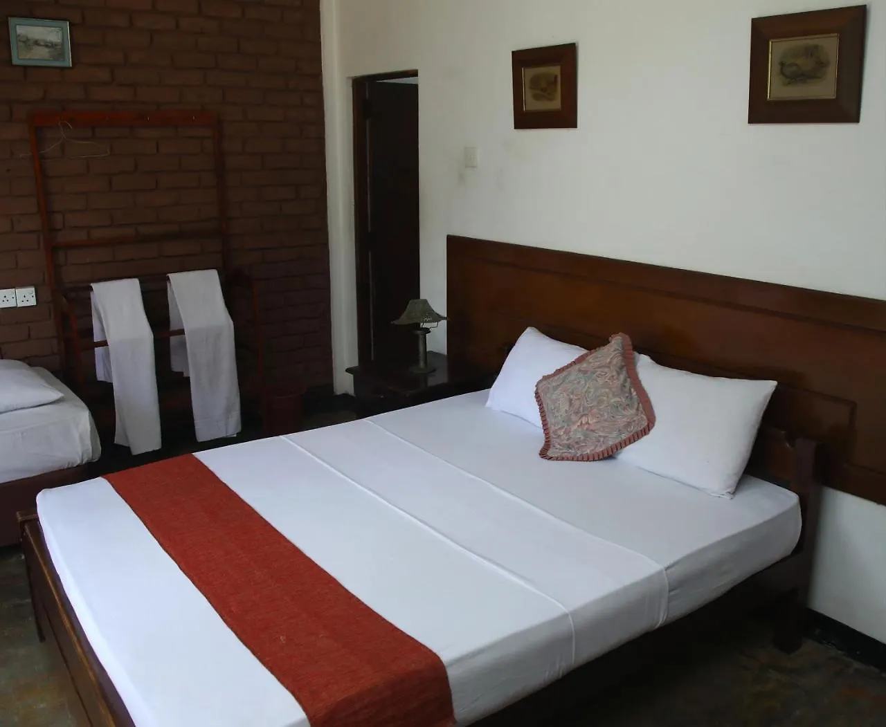 Honeypot Restaurant & Guest House Kandy 0*,