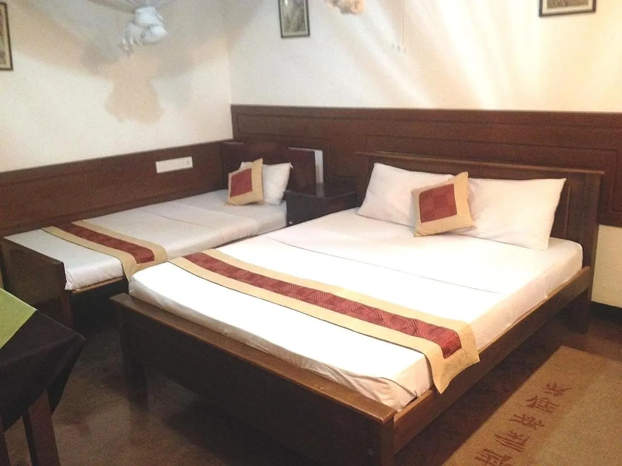 Honeypot Restaurant & Guest House Kandy