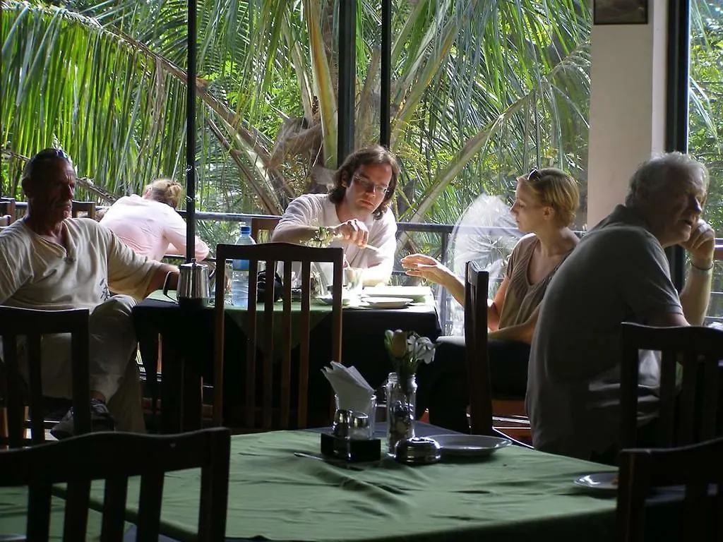 Honeypot Restaurant & Guest House Kandy